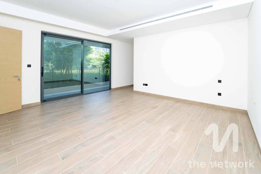 FOREST VILLA | BRILLIANT LOCATION | LUXURY FINISH - Image 15