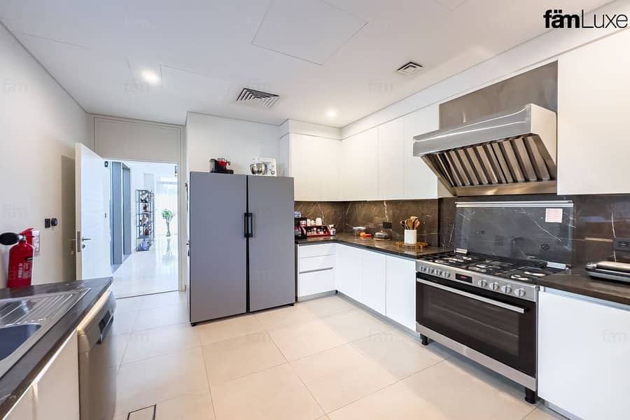 Best Price | Samart Home | On Park | Pool | GYM - Image 30