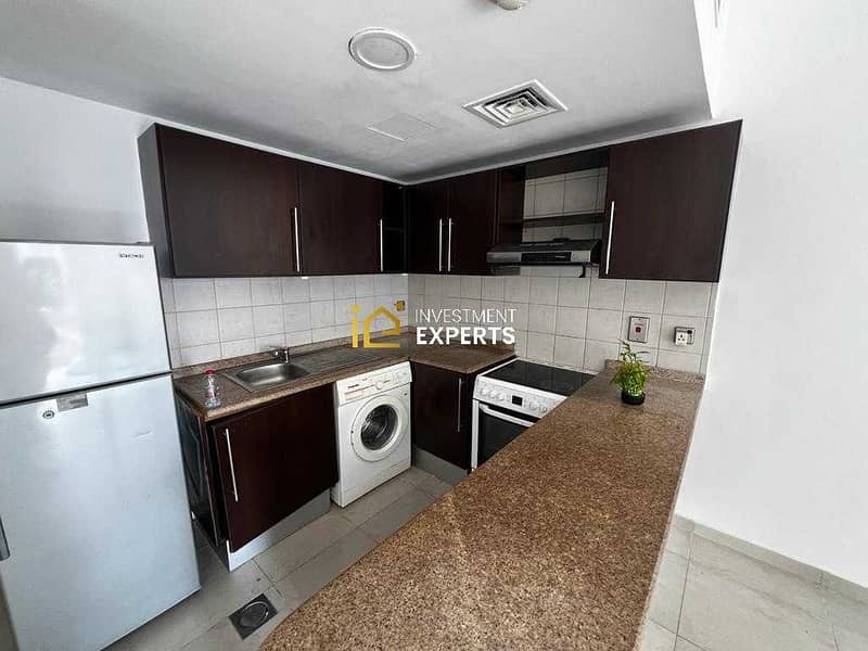 Lake View | Well Maintained | Near Metro - Image 11