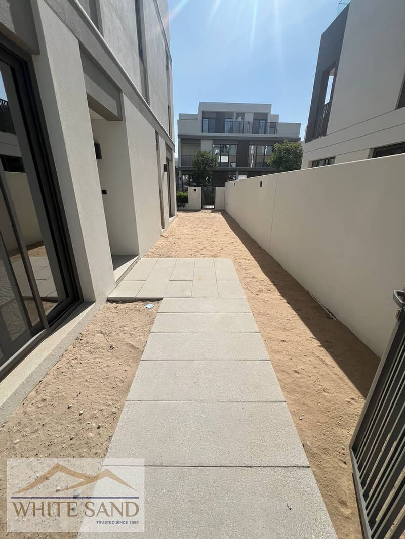 BRAND NEW-READY TO MOVE 5 B/R + MAIDS ROOM G+1 VILLA FOR RENT