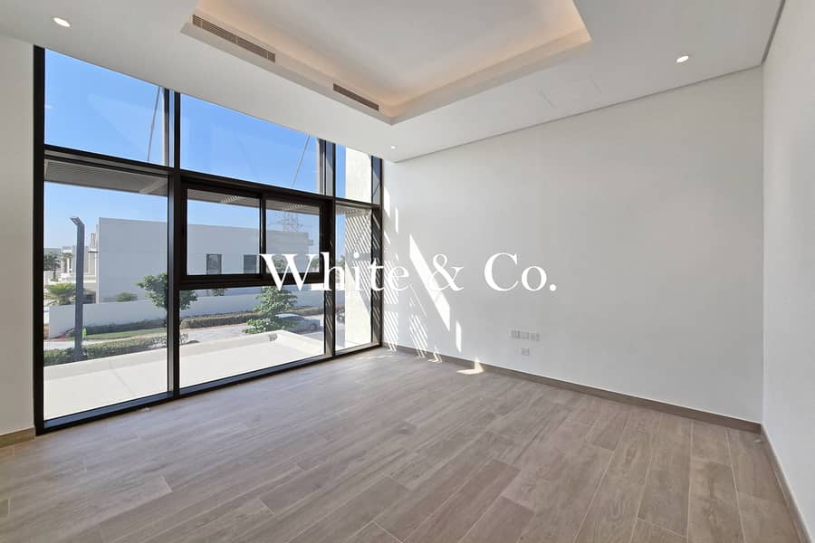 Single Row | Landscaped | Contemporary - Image 22