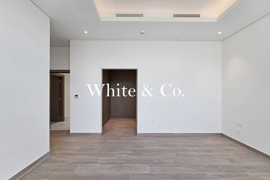 Single Row | Landscaped | Contemporary - Image 25