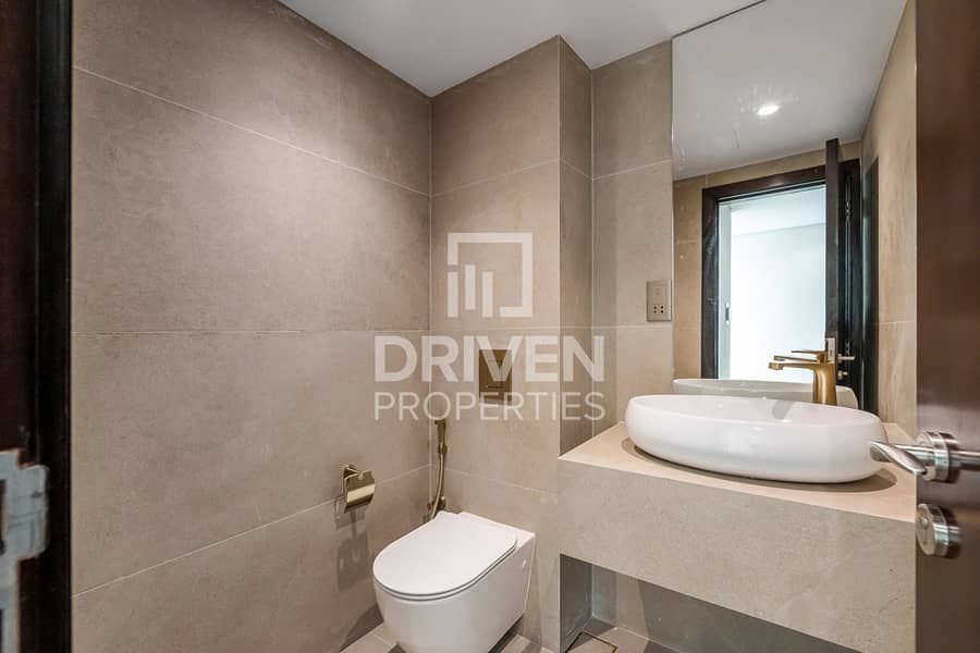 Burj Khalifa View | Upgraded | High Floor - Image 9