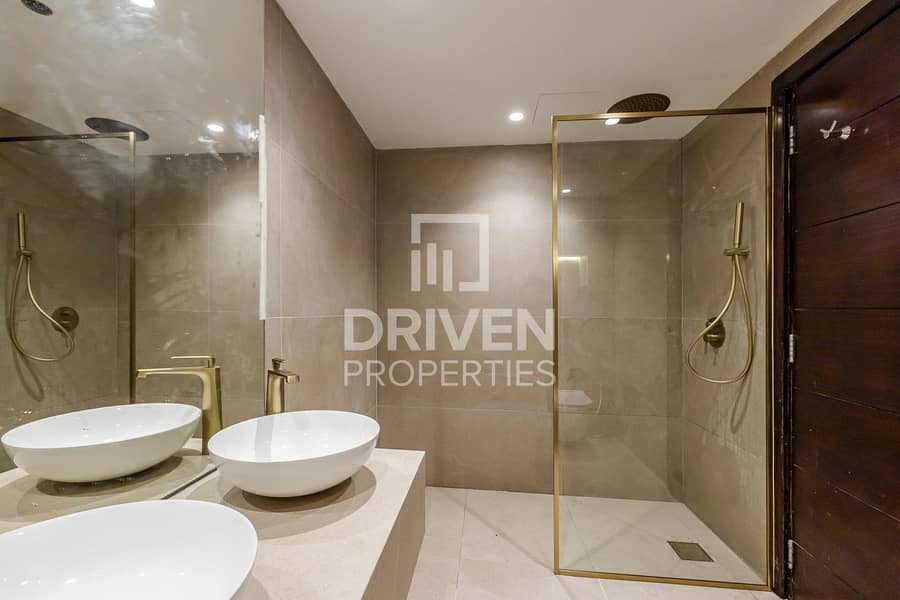 Burj Khalifa View | Upgraded | High Floor - Image 11