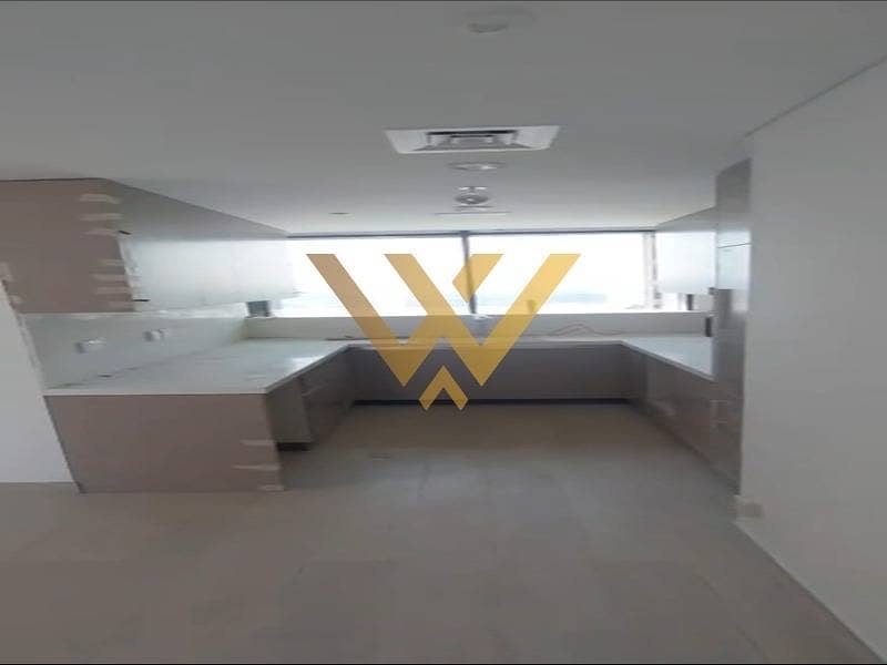 Luxury Corner Apartment | Lagoon Views