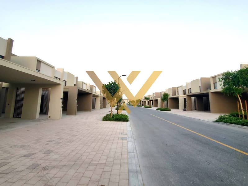 Amazing Location | Near to Amenities | Single Row - Image 10