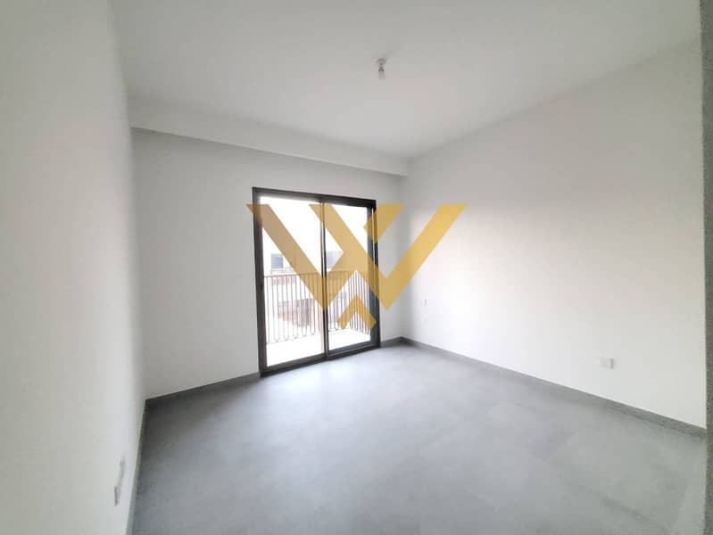 Amazing Location | Near to Amenities | Single Row - Image 11