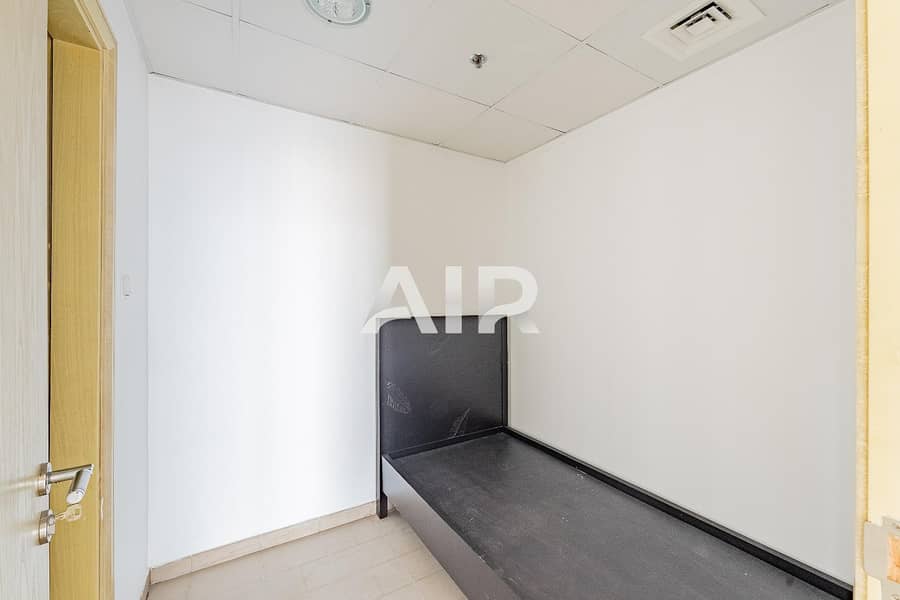 Rare Opportunity | High Floor | Vacant Now - Image 17