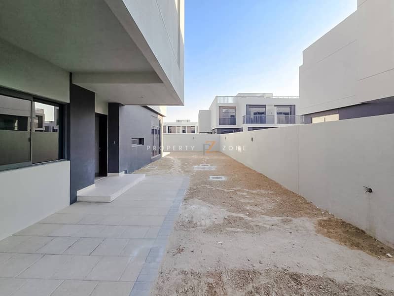 Prime Location | Ready to Move In | Brand New - Image 27