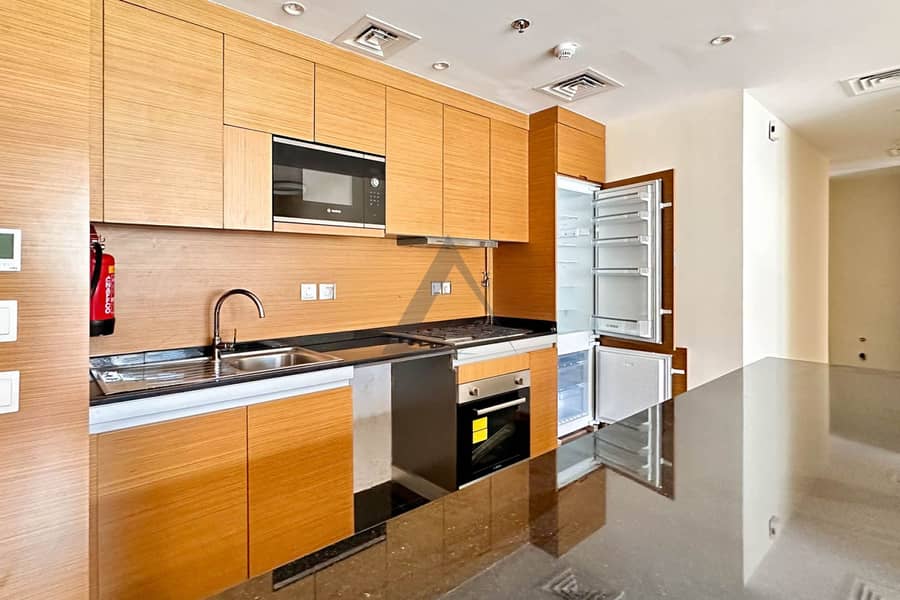 Modern 2BR | Fully Fitted Kitchen | Wooden Flooring