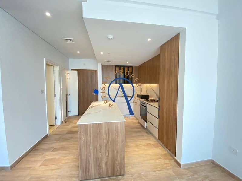 SPACIOUS 2BHK | FITTED KITCHEN | PRIME LOCATION