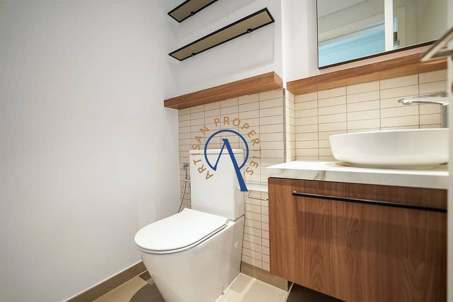 SPACIOUS 2BHK | FITTED KITCHEN | PRIME LOCATION