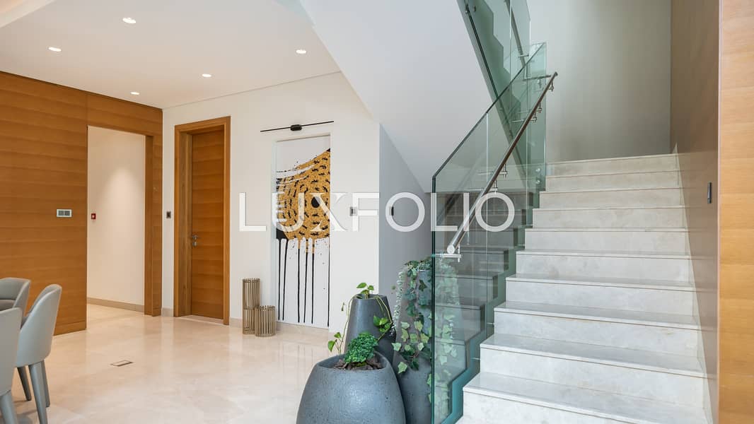 Vacant | Luxury Furniture Included | Private Pool - Image 8