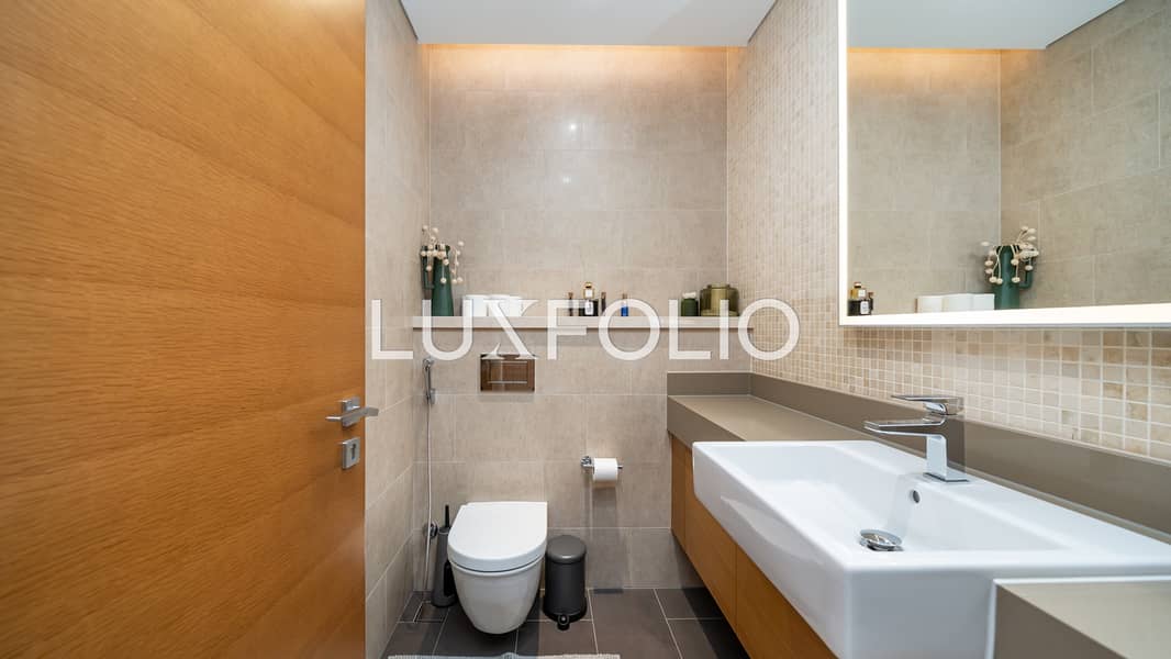 Vacant | Luxury Furniture Included | Private Pool - Image 12