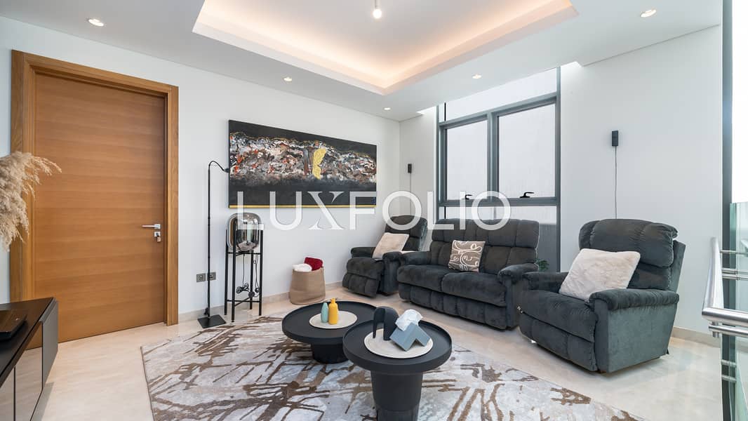 Vacant | Luxury Furniture Included | Private Pool - Image 13