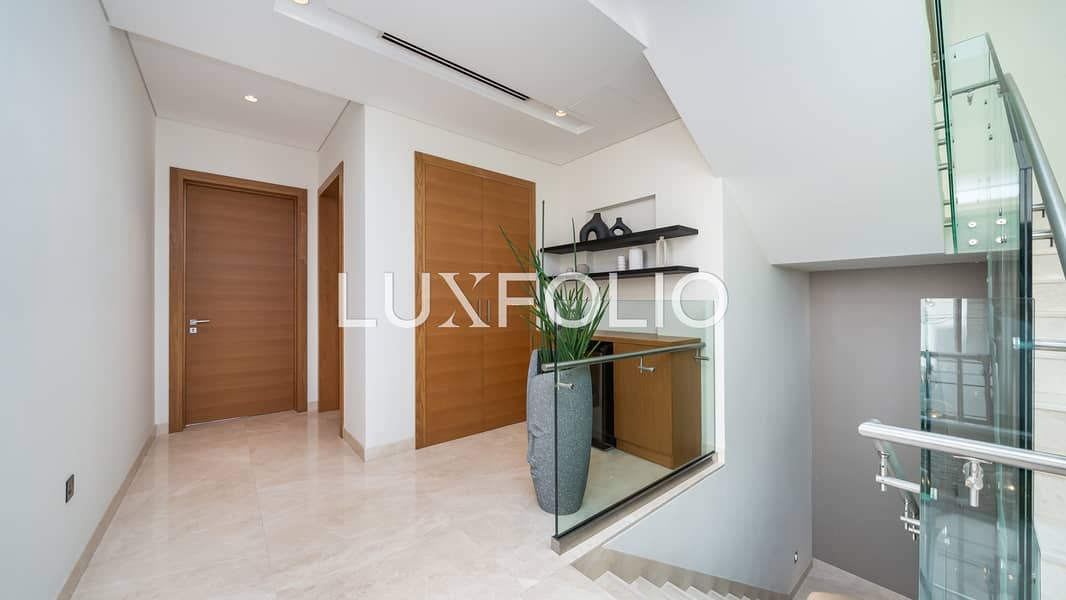 Vacant | Luxury Furniture Included | Private Pool - Image 17