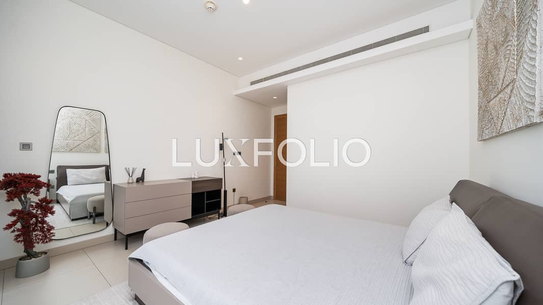 Vacant | Luxury Furniture Included | Private Pool - Image 25