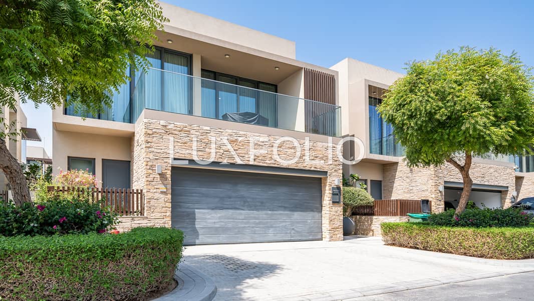 Vacant | Luxury Furniture Included | Private Pool - Image 38