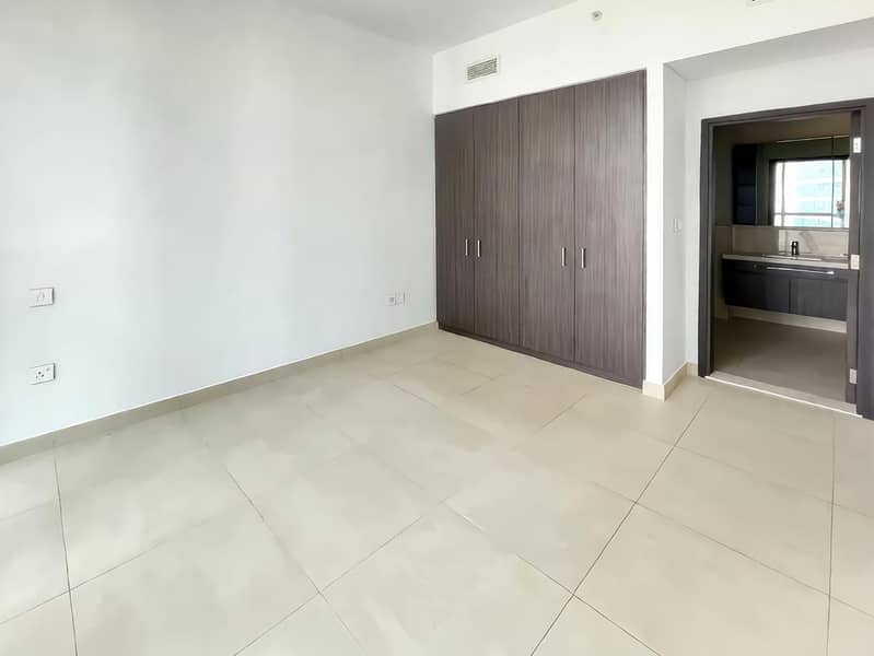 High Floor | Unfurnished | Access to Dubai Mall - Image 7