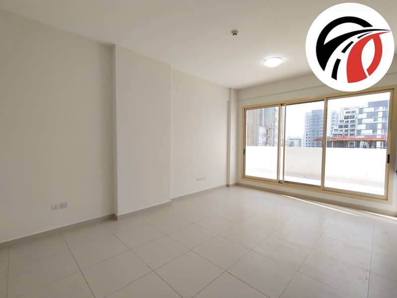 Spacious 2 bhk apartment with big balcony higher floor/ direct sunlight/ arjan