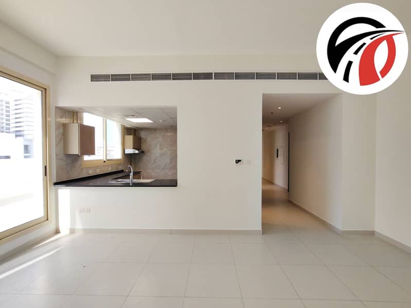 Spacious 2 bhk apartment with big balcony higher floor/ direct sunlight/ arjan