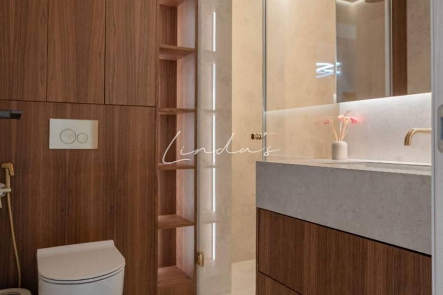 Fully Upgraded I Fully Furnished I Spacious - Image 9