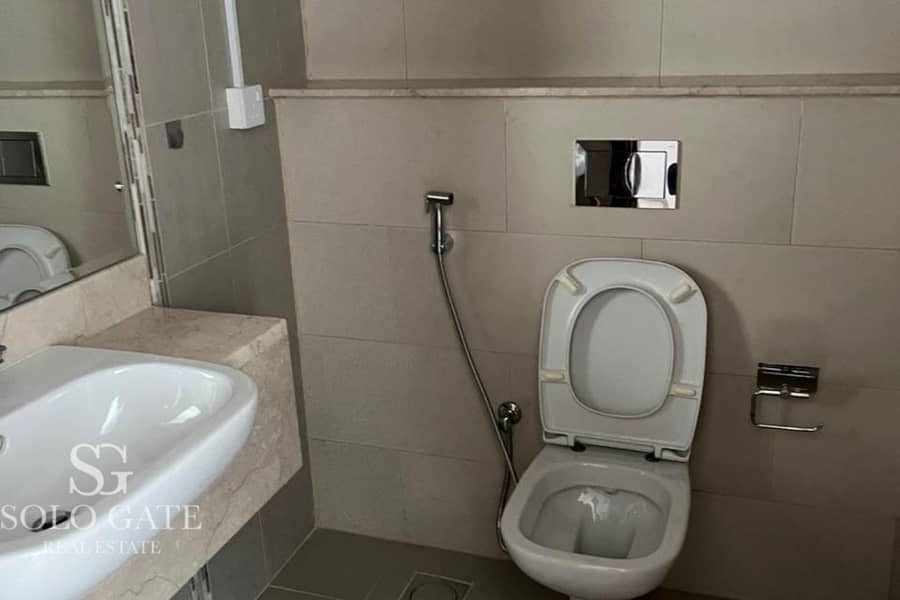 Upgraded 1BR | Open City Views | Vacant - Image 7