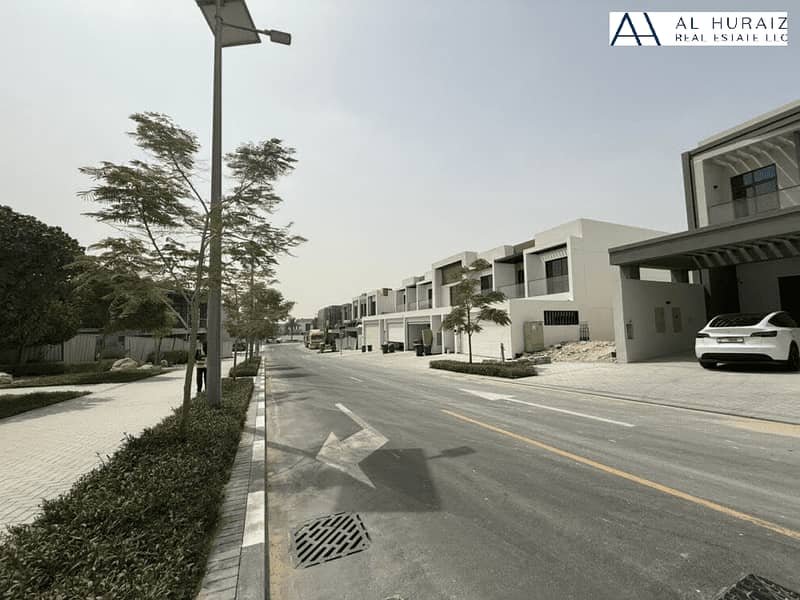 Modern 3-Bedroom Townhouse for Rent in Al Furjan - Image 11