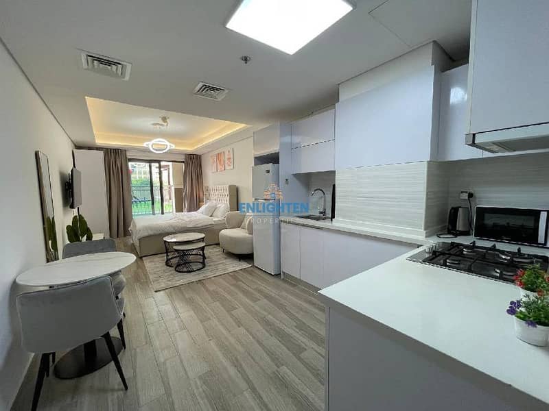 Furnished|Pool View|Ready to Move in - Image 9