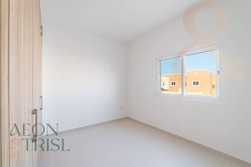 4 Bedroom Corner Unit | Park-Facing | Vacant - Image 10