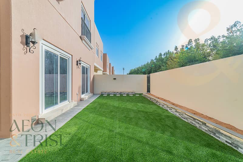 4 Bedroom Corner Unit | Park-Facing | Vacant - Image 19