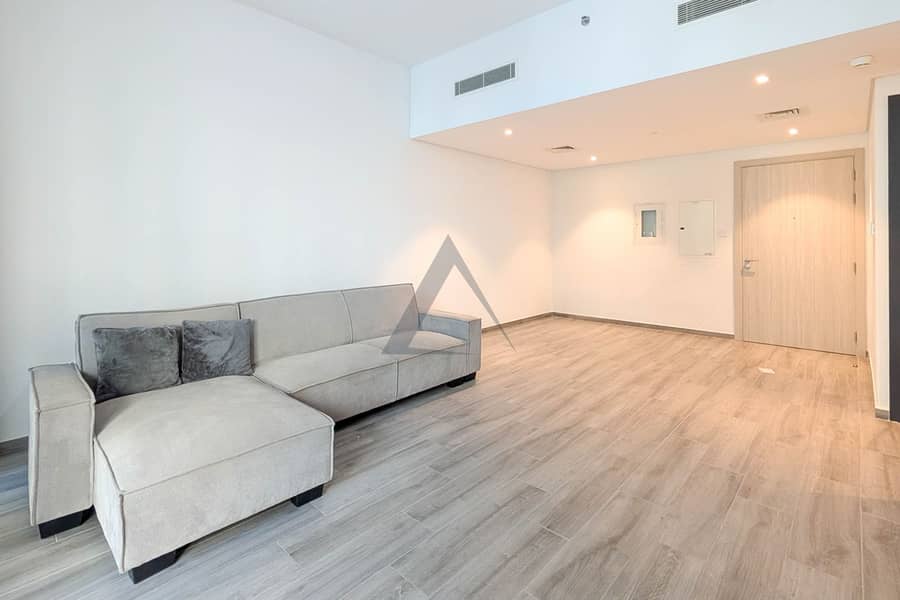 Fully Furnished 2 BR | Balcony| Prime Location