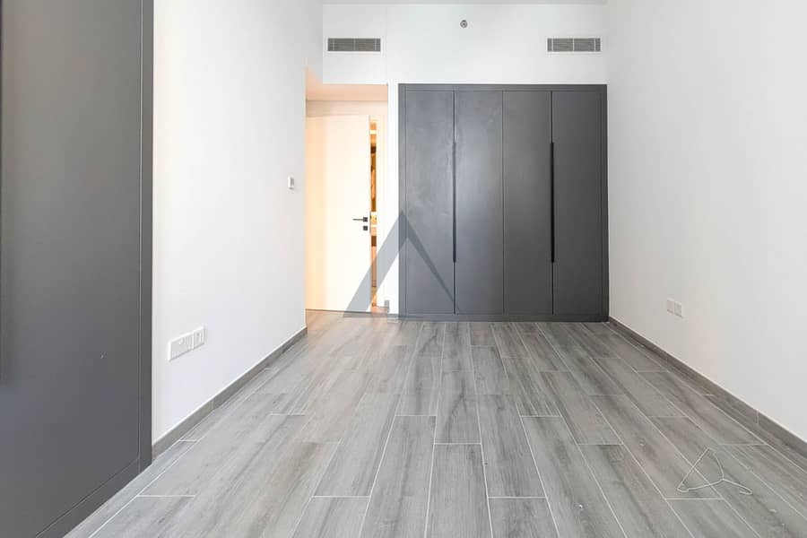 Fully Furnished 2 BR | Balcony| Prime Location