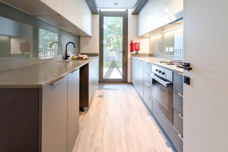 Fully Furnished 2 BR | Balcony| Prime Location