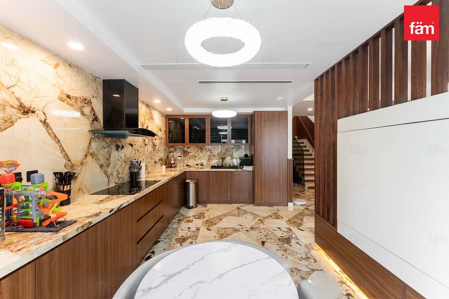 Upgraded | Fully Furnished | Vacant On Transfer