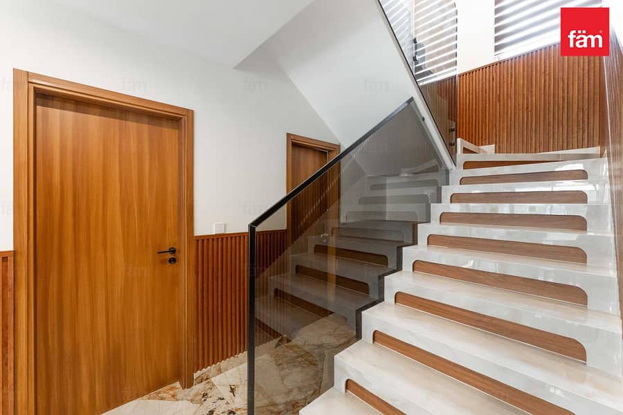 Upgraded | Fully Furnished | Vacant On Transfer