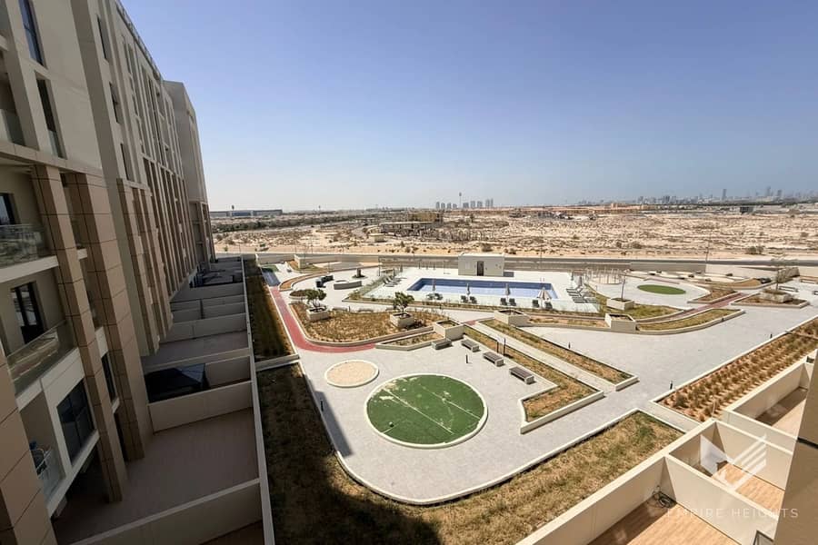 FURNISHED | POOL VIEW | MODERN