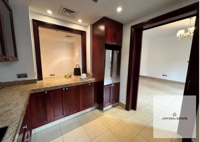 BOULEVARD VIEW | SPACIOUS | VACANT