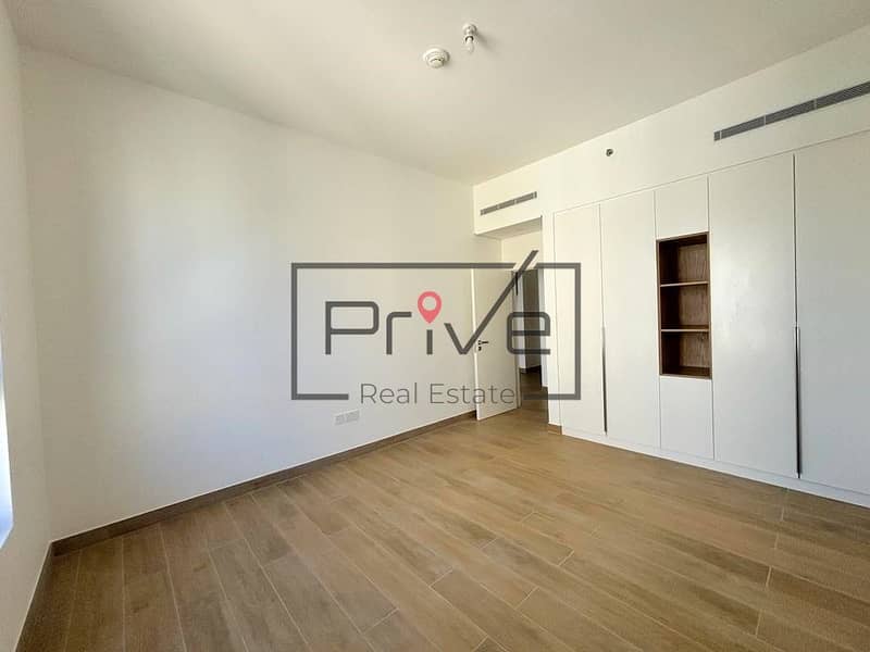 Vacant Corner Unit | Burj View | Private Balcony