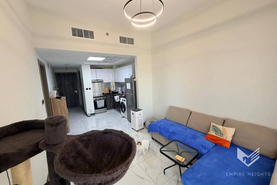 FURNISHED | POOL VIEW | MODERN