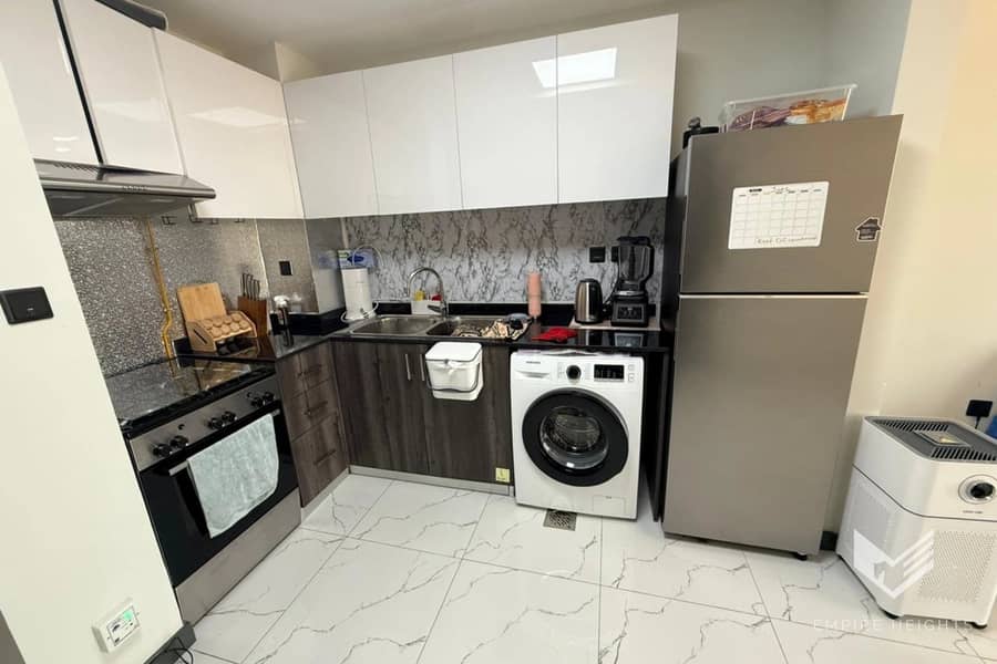 FURNISHED | POOL VIEW | MODERN