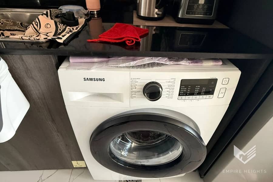 FURNISHED | POOL VIEW | MODERN - Image 19