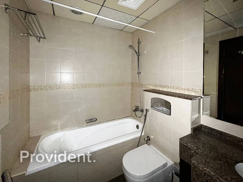 Unfurnished | Vacant | Low Floor - Image 6