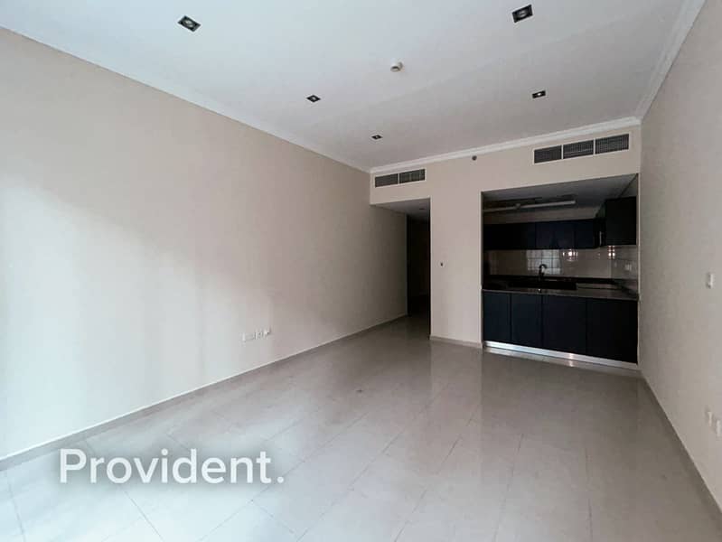 Unfurnished | Vacant | Low Floor - Image 7