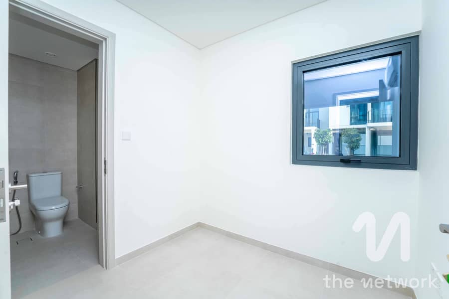 Corner Unit | Keys in Hand | Great Location - Image 8