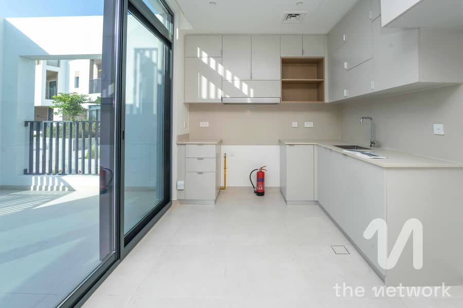 Corner Unit | Keys in Hand | Great Location - Image 9