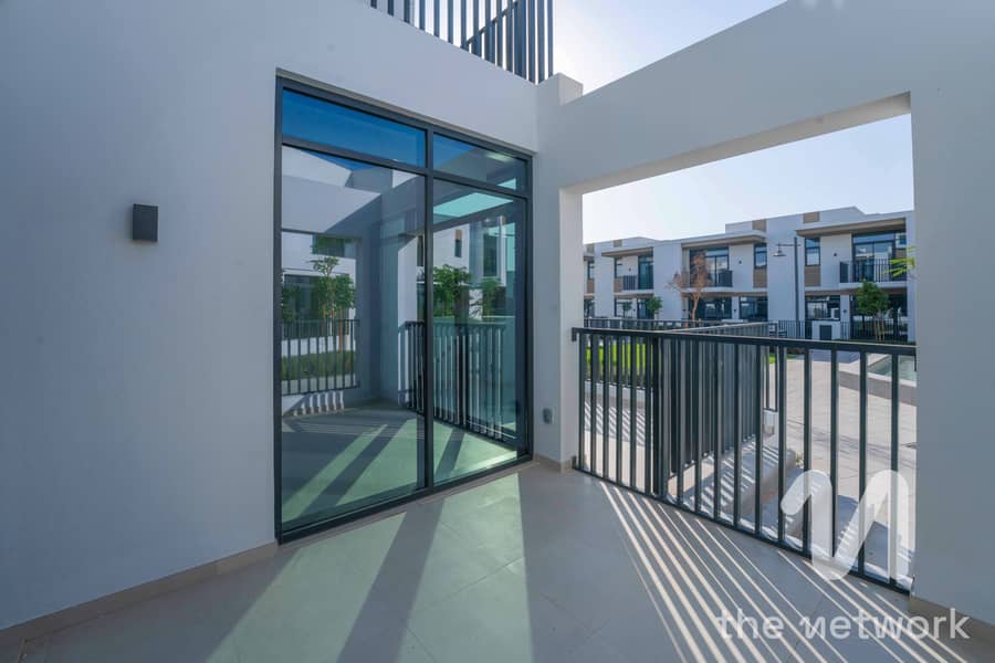 Corner Unit | Keys in Hand | Great Location - Image 10