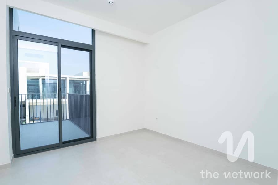 Corner Unit | Keys in Hand | Great Location - Image 12