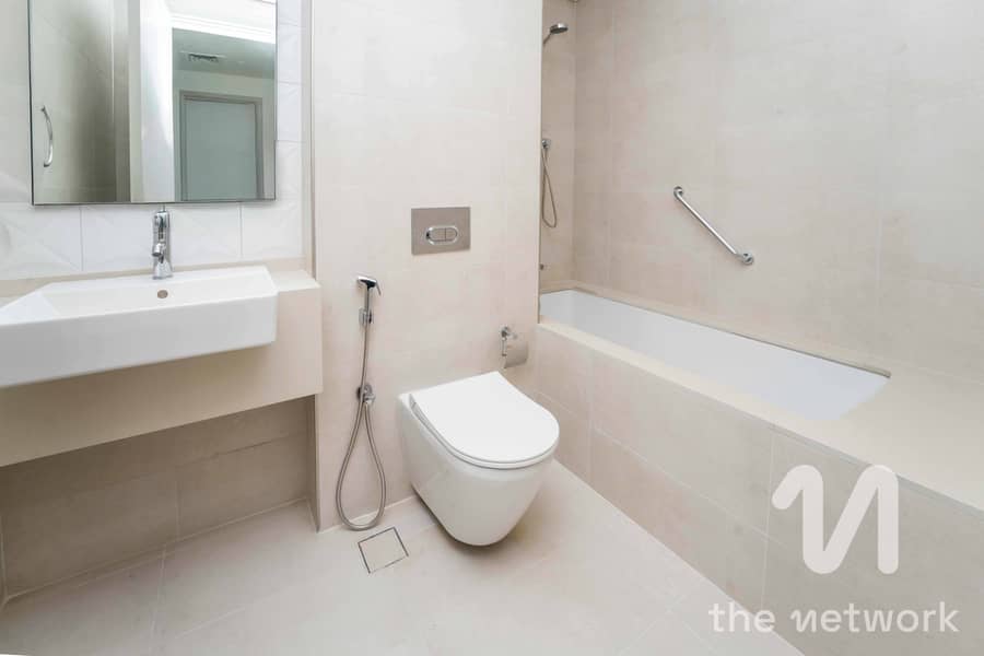 Corner Unit | Keys in Hand | Great Location - Image 14