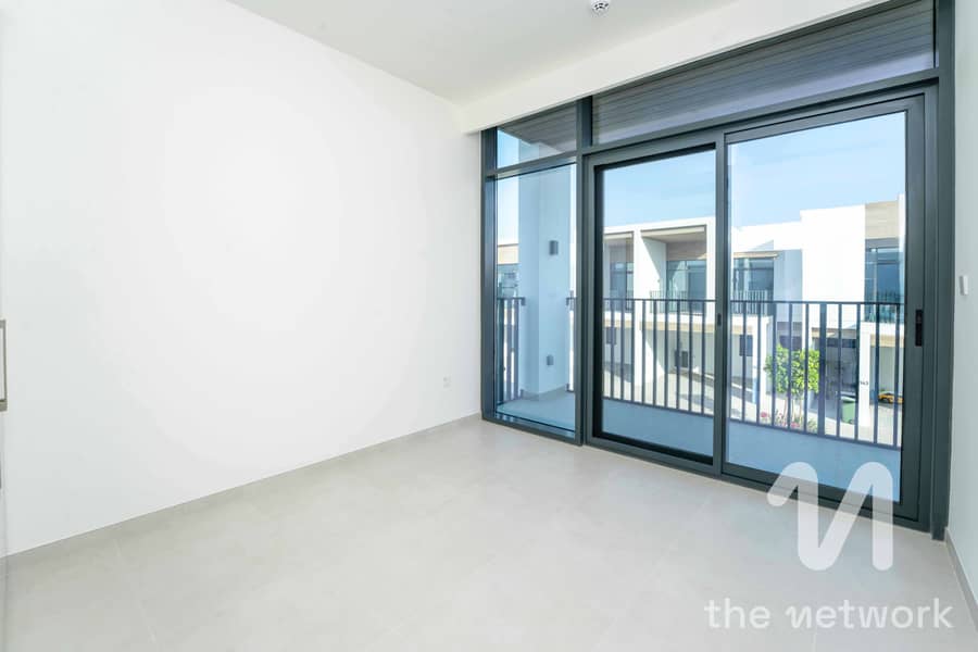 Corner Unit | Keys in Hand | Great Location - Image 15